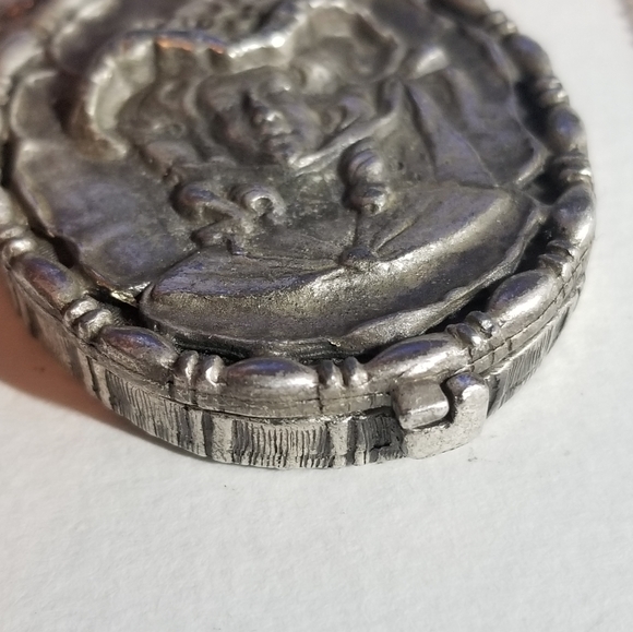 relisted -Vintage slide locket necklace Victorian lady silver tone - Picture 5 of 17